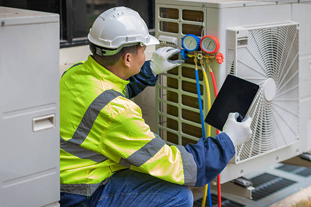 Professional Hvac technician working in Central Islip, NY